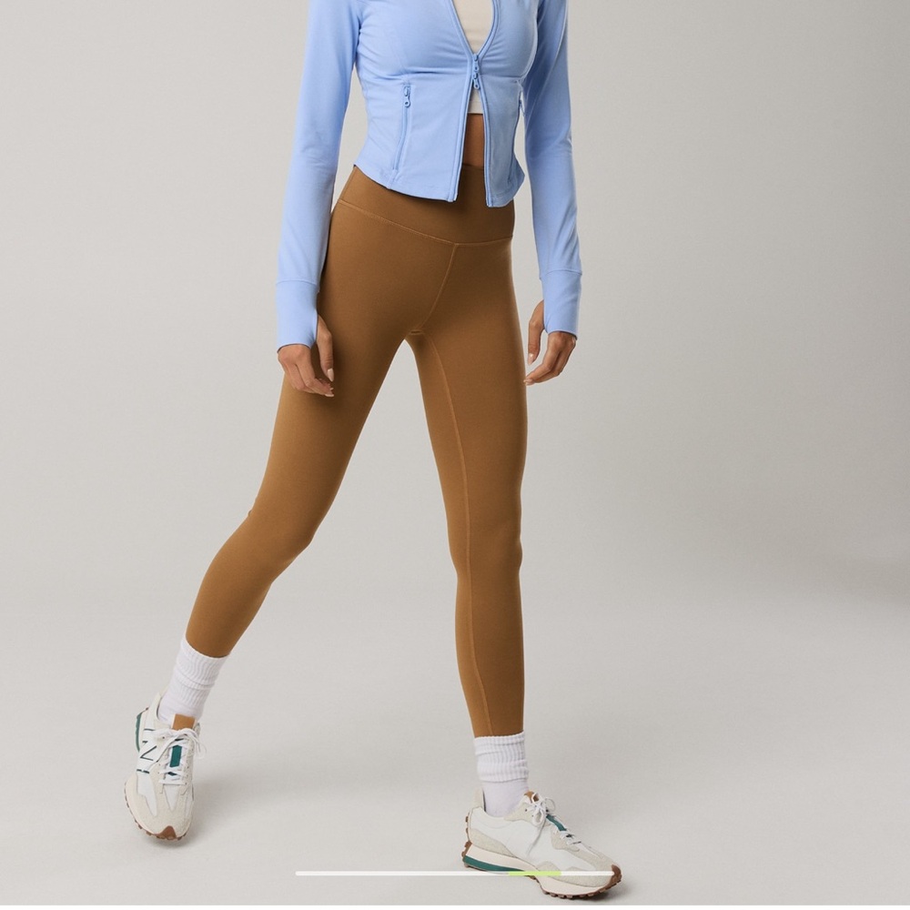 OFFLINE By Aerie The Hugger High
Waisted Legging Size Large short